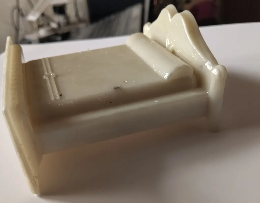 Double Bed Resin Showpiece